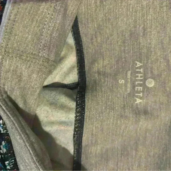 Athleta High Rise Tapestry Chaturanga to Town Tight. Size Small. - Picture 6 of 7